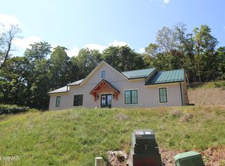 6 Cedar Crest Dr, Lock Haven, PA 17745