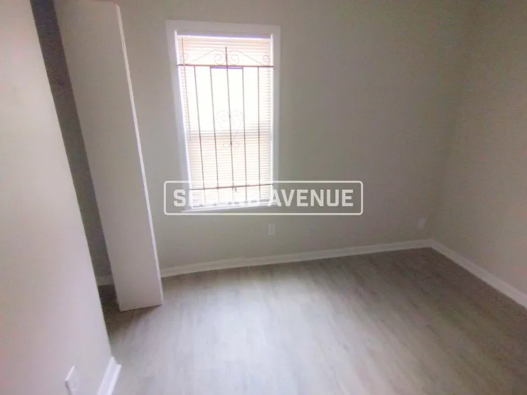 1971 W 22nd St — Photo 6