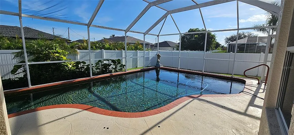 4 bed, 2.0 bath, 2167 sqft, $3,500 — Photo 3