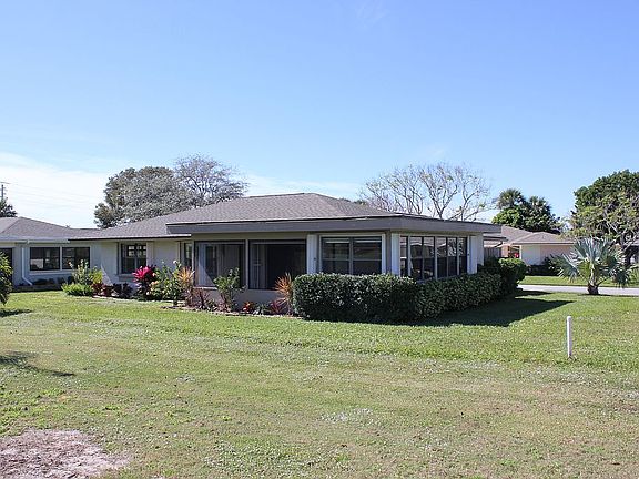 4th image of 5205 SE Sea Island Way