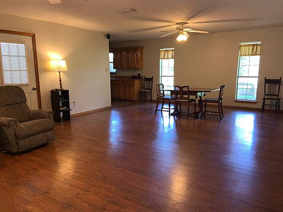 2nd image of 2303 E Avenue B