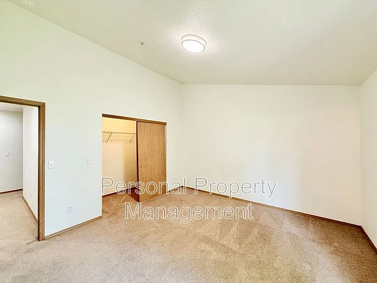 855 NW Ivy St — Photo 24