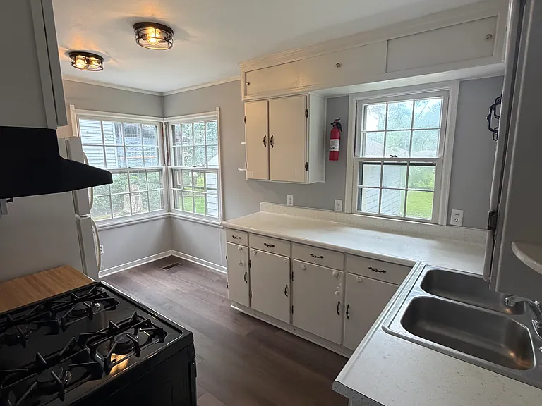 2309 S Courtland Ave — Photo 4