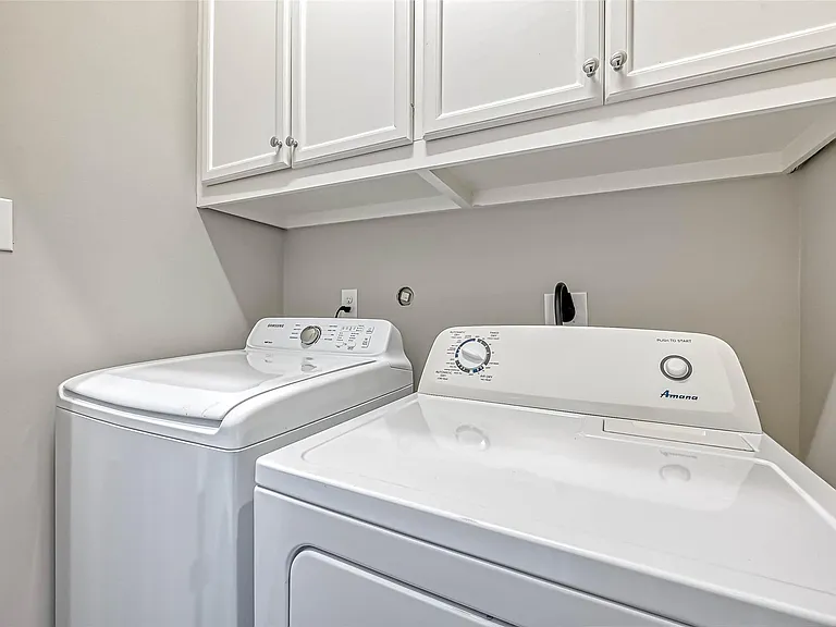2113 Bidwell Dr — Photo 30