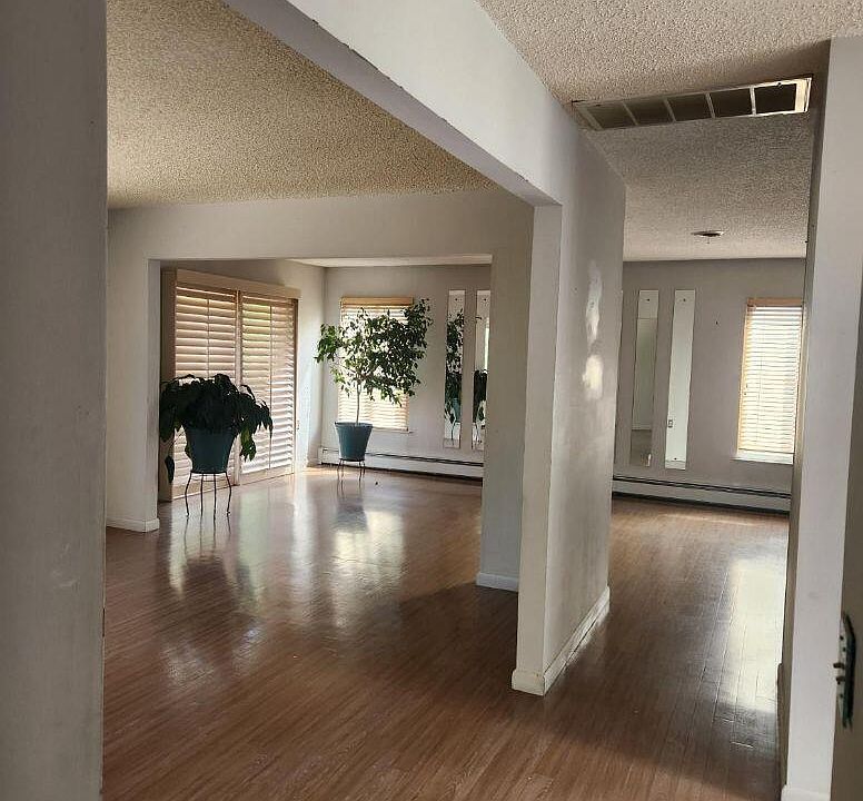 1st image of 102 Santiago Drive