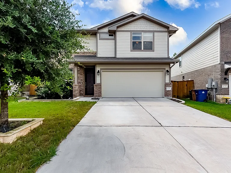 14314 McCoy Loop — Photo 1