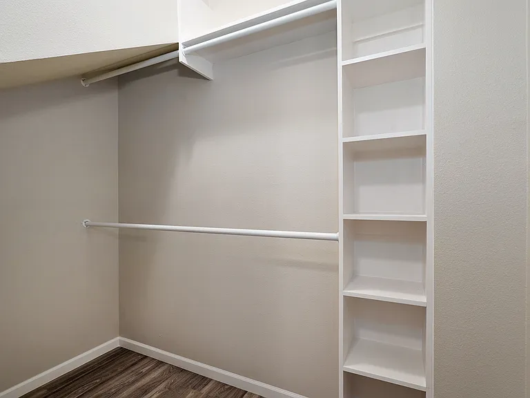 308 S Hampton Ave #B — Photo 24