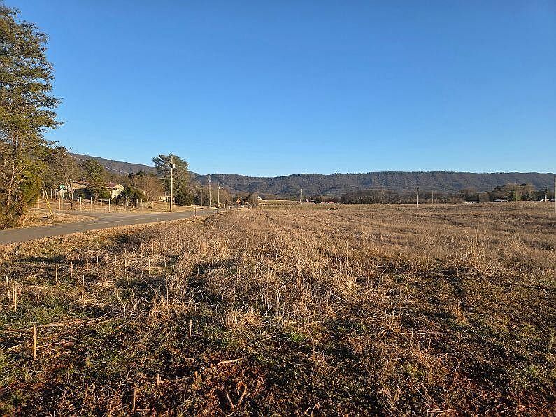 2nd image of 1 Stone Rd