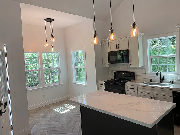 563 Atherton Ave — Photo 5