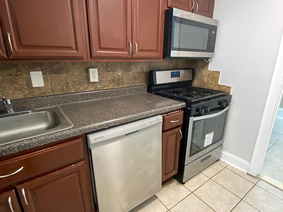 1st image of 6118 Park Ave #A6