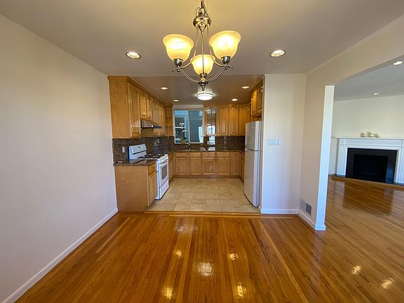Kitchen/Dining Area Combo