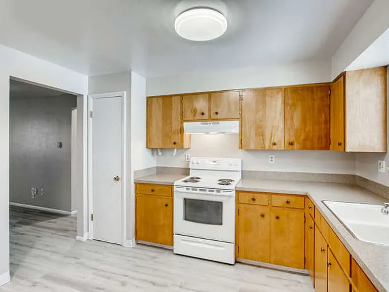 Robcar - 1521 11th Ave — Photo 2