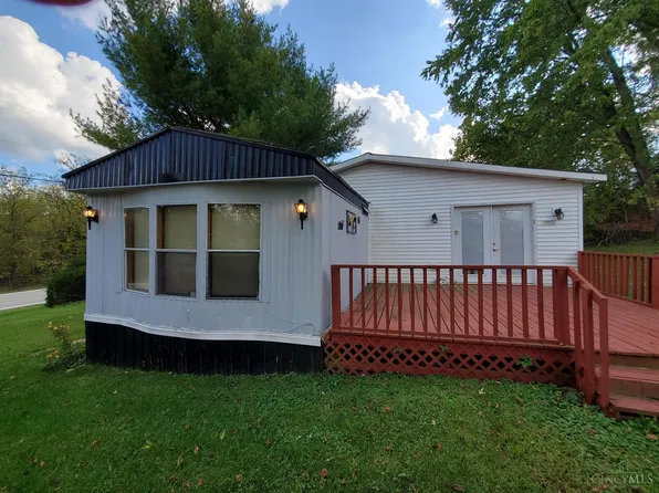 5743 State Route 41, Manchester, OH 45144