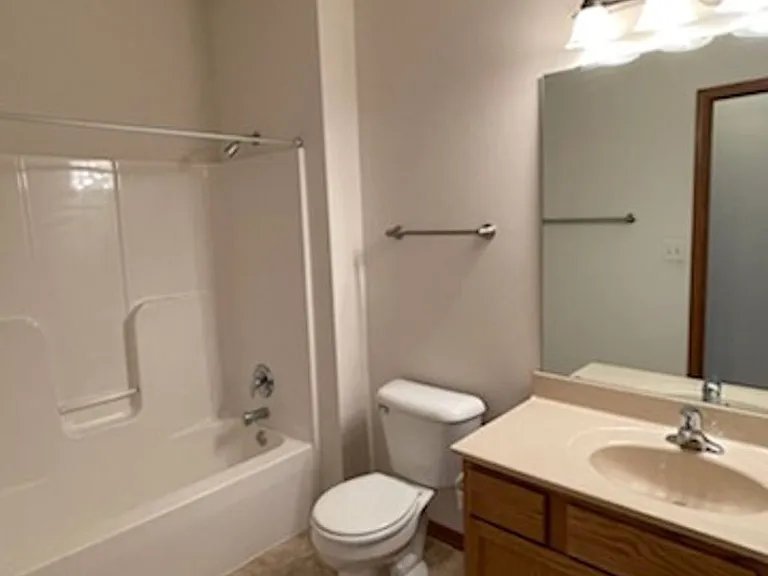 2519 Sandhutton Ave — Photo 6