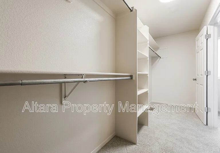 935 Terry St — Photo 9