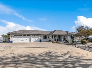 10260 Whitehaven St, Oak Hills, CA 92344