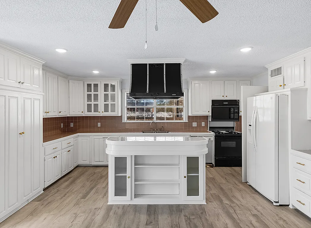 Building Photo - 2607 Lonnie Ln