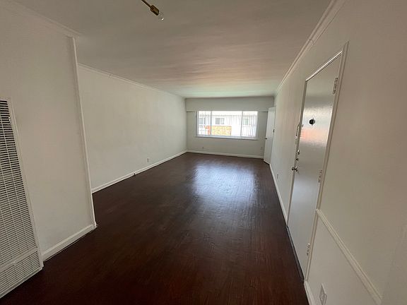 3rd image of 3930 Los Feliz Blvd #207