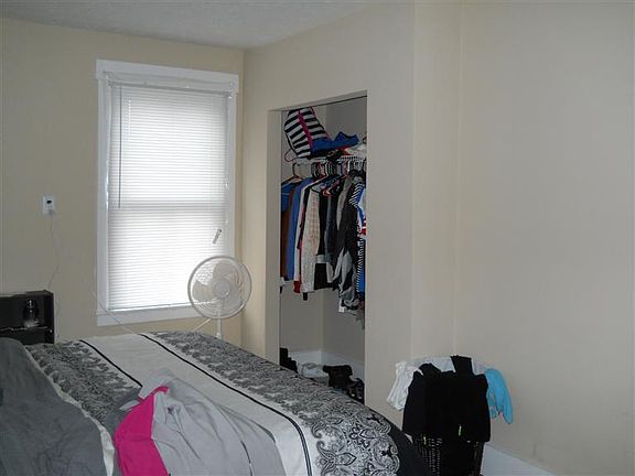 4th image of 471 Park Dr
