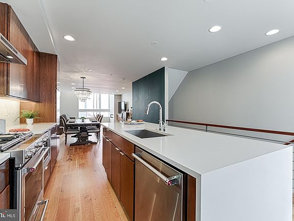 4th image of 612 N Galloway St