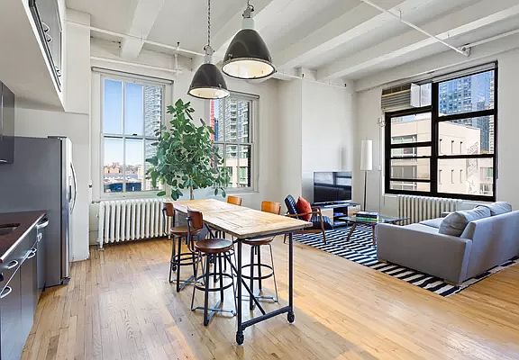 3rd image of 448 W 37th St APT 8A