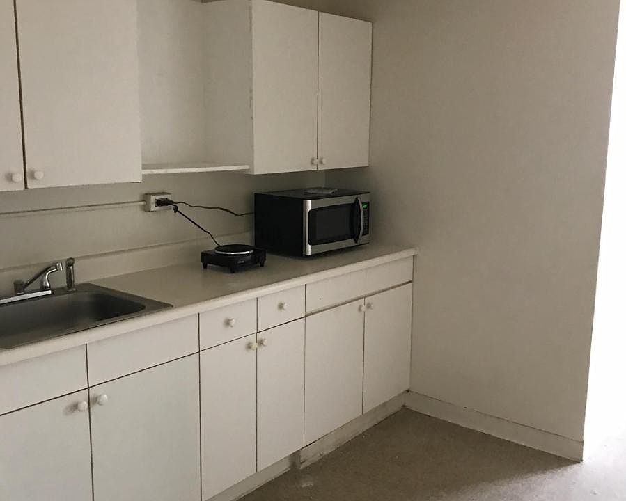 2nd image of 218 Kaiulani Ave