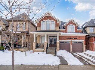 9 Toulouse St, Whitby, ON L1P 0J2