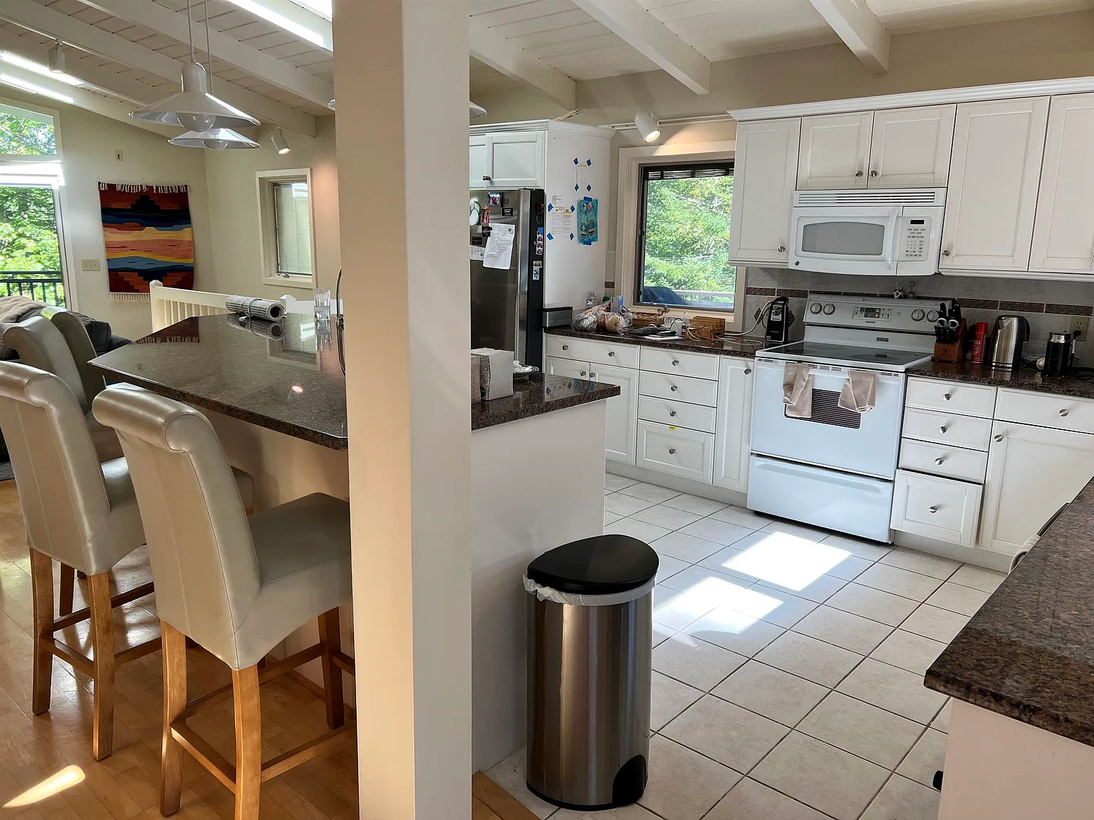 4 bed, 3.0 bath, 3528 sqft, $4,000 — Photo 3