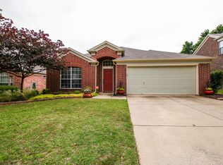 306 Kimble Dr, Euless, TX 76039