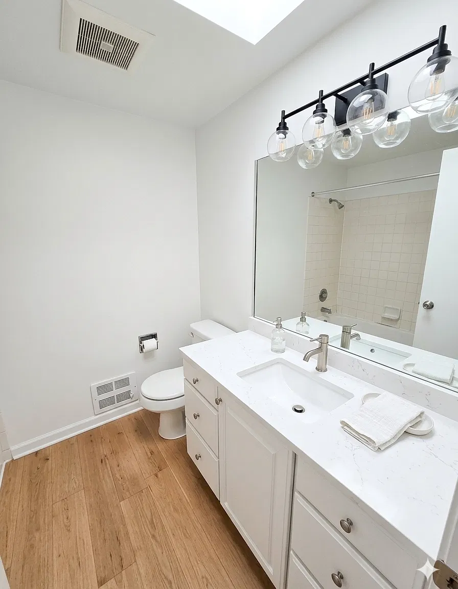 2 bed, 680 sqft, $2,100 — Photo 4