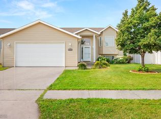1055 39th Ave W, West Fargo, ND 58078