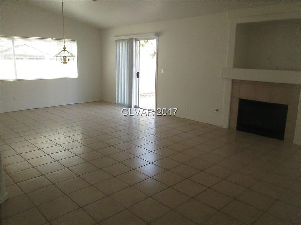 2nd image of 1038 Oak Shade Ln #0