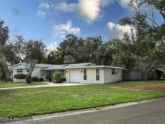 2nd image of 8146 Sierra Madre Dr W