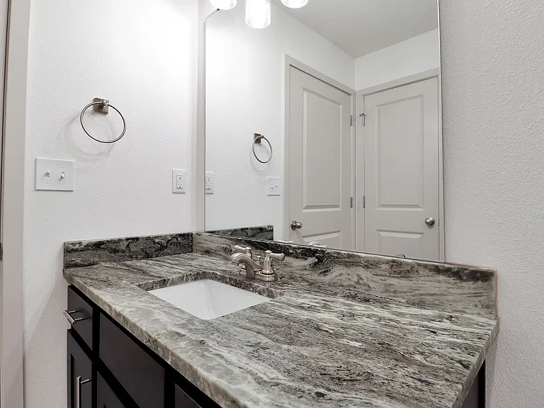 60 West Apartments — Photo 17