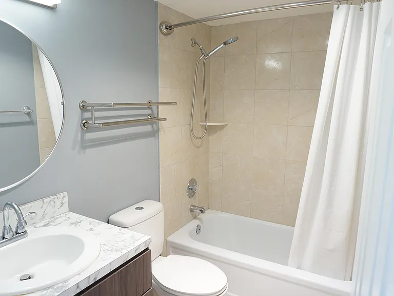 226 Sheffield St E #J — Photo 8