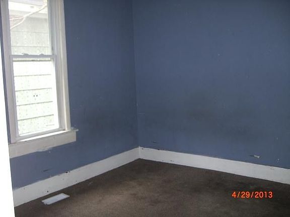 4th image of 712 S Nebraska St