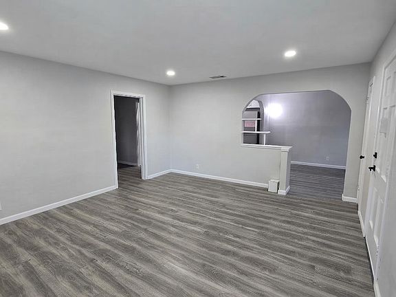 5th image of 2258 Pepper Dr