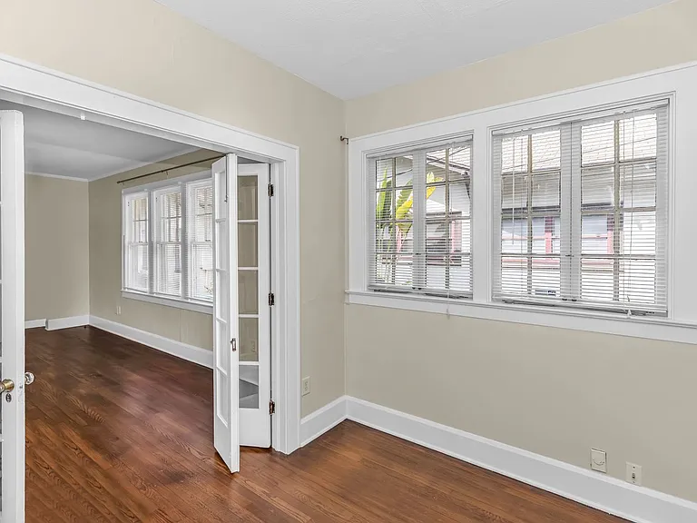 812 Harwood St — Photo 10