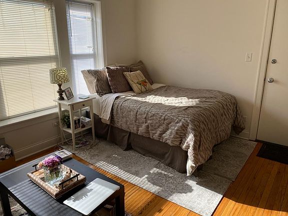 4th image of 2343 N Sacramento Ave APT 2S