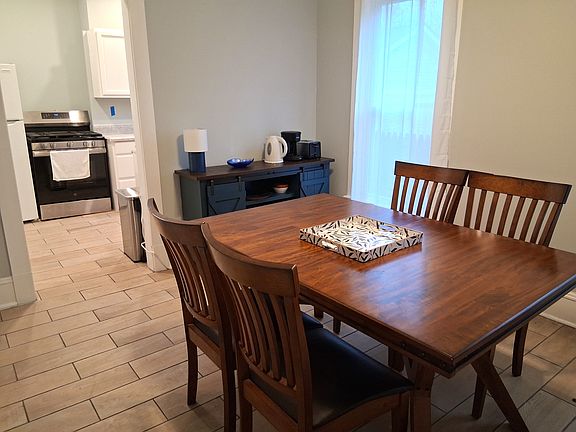 3rd image of 7917 Linwood Ave #4