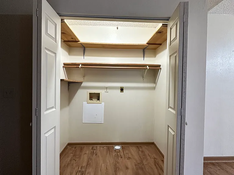 113 S Locust St — Photo 5