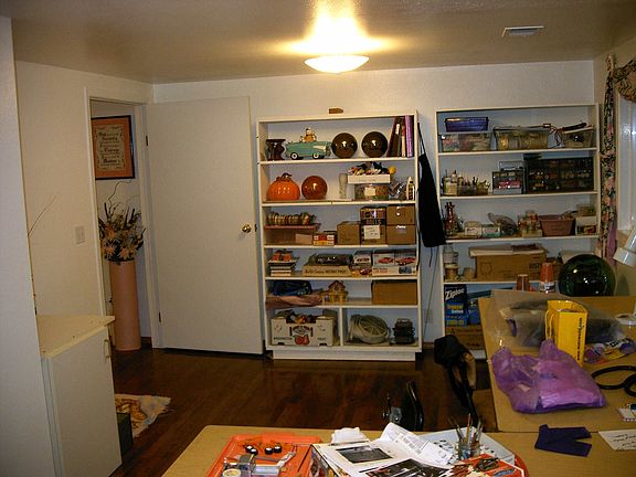 Up bed or Craft room