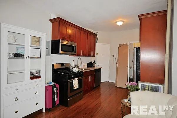 Rented by REAL New York | media 21