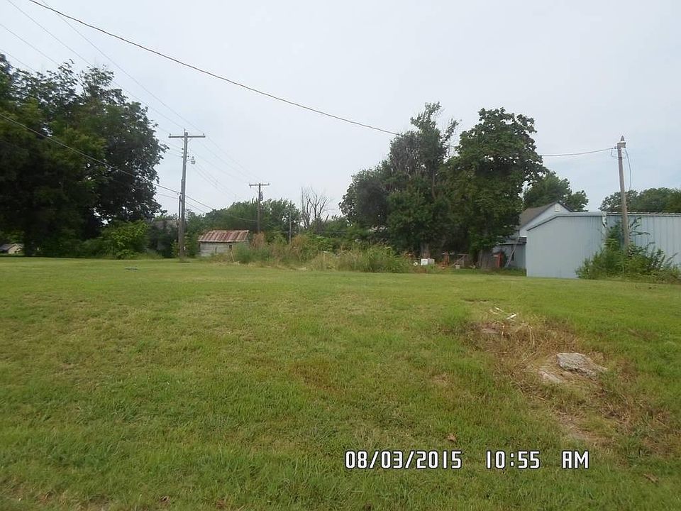 1st image of 921 N Steele Ave
