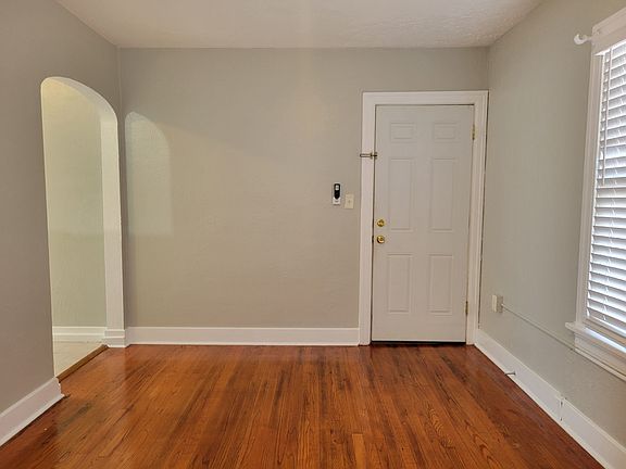 4th image of 460 13th Ave N APT 2