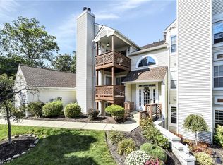 1316 Cedarwood Dr APT C3, Westlake, OH