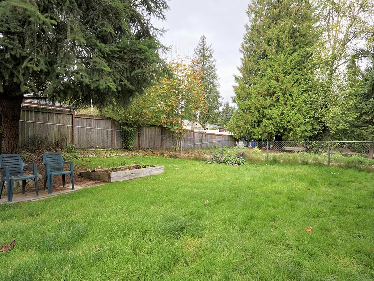 10404 Fruitland Ave E — Photo 10