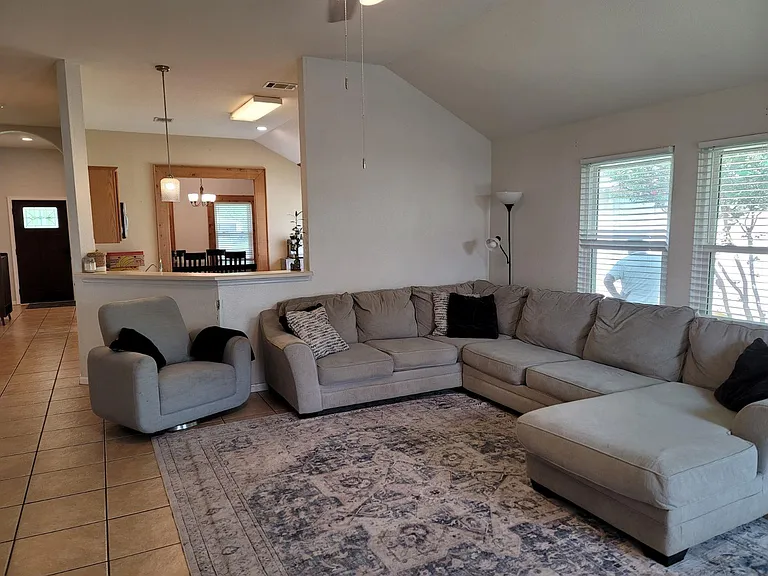 108 Warner Bnd — Photo 4