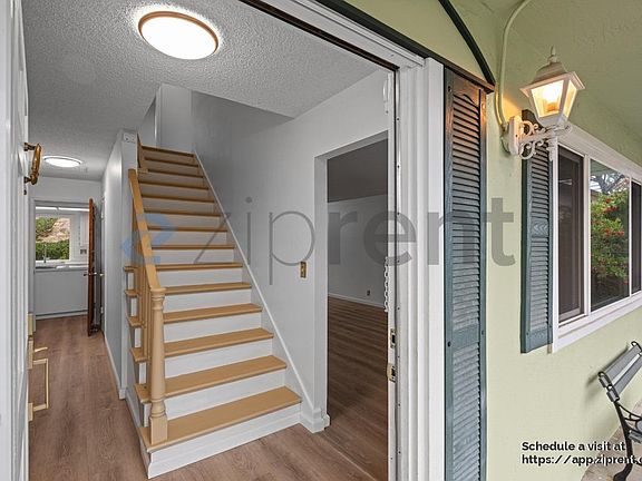 4th image of 60 Deerhaven Pl