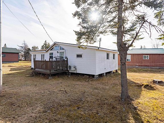 2nd image of 53 Jackson Point Rd